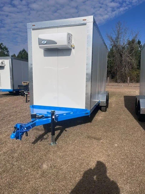 Front of the trailer with the GOVI arktik 2000US cooling unit mounted on the nose